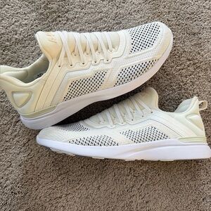 NWOB APL Techloom Sneakers 10.5